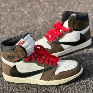 Air Jordan 1 retro high OG X Travis Scott. 2019. Mocha